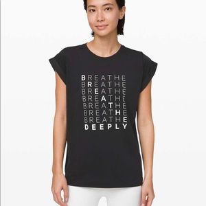 Lululemon breathe Tshirt